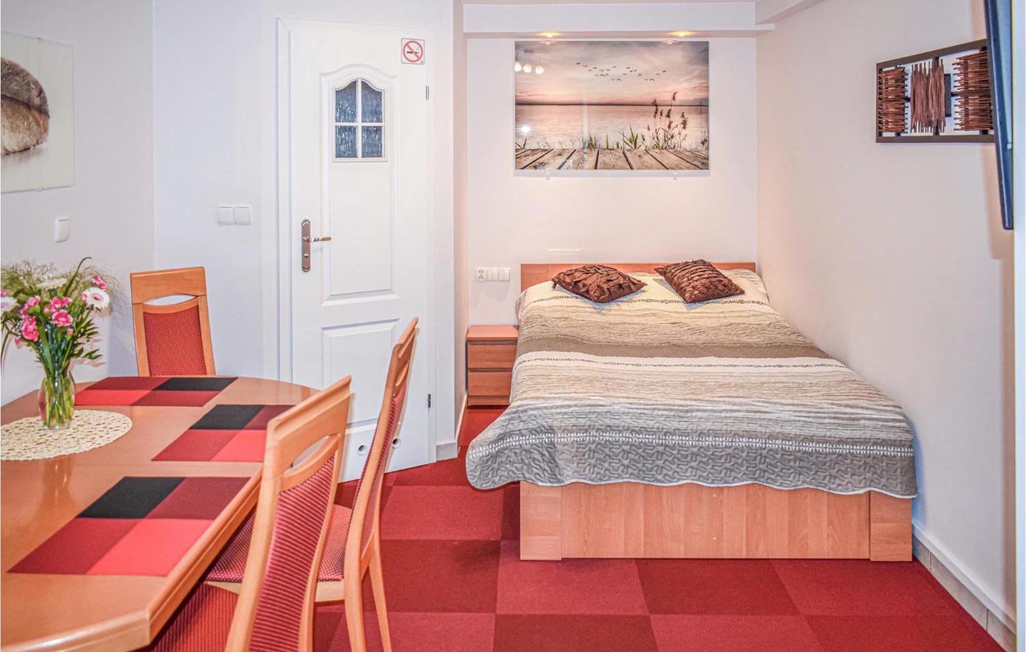 Nice Apartment In Ostroda With Kitchen Zewnętrze zdjęcie